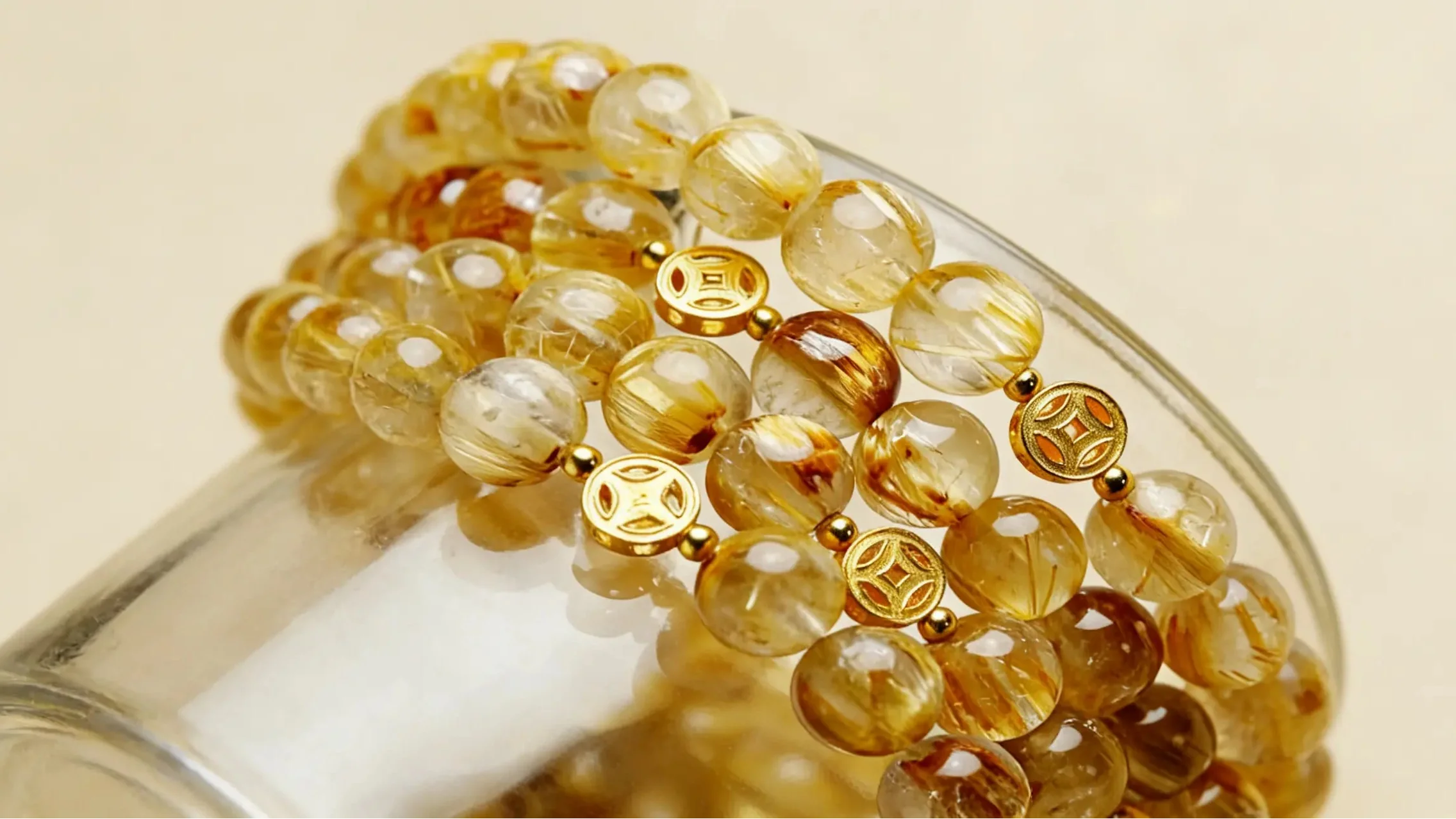 How to Wear a Citrine Crystal Bracelet for Wealth and Abundance?