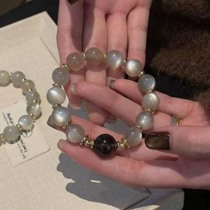 Vintage Moonstone Bracelet – Soft Milky Beige Crystal for Intuition & Emotional Balance