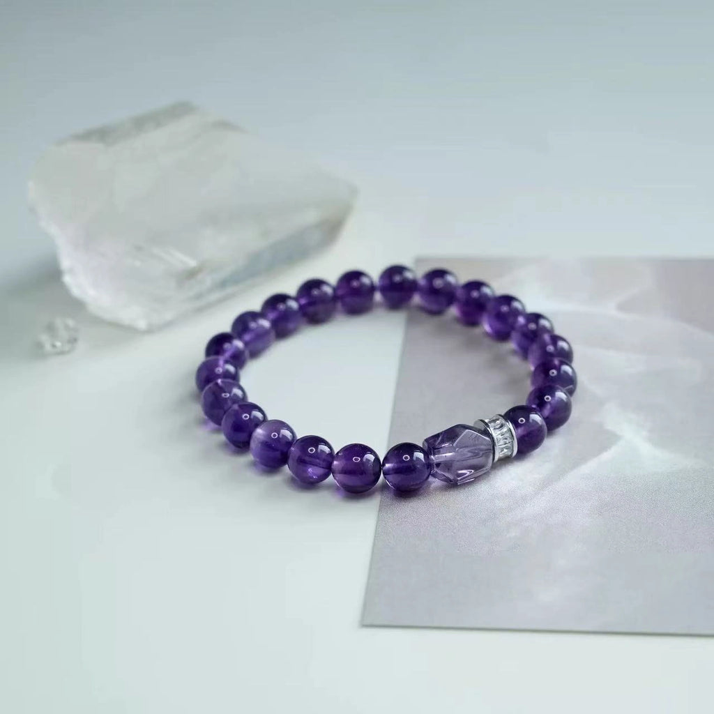 Women aquarius crystal bracelet with amethyst beads for wisdom
