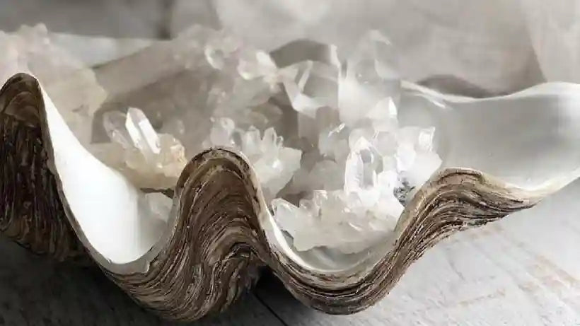 Clear quartz crystals for energy cleansing, balance and spiritual clarity