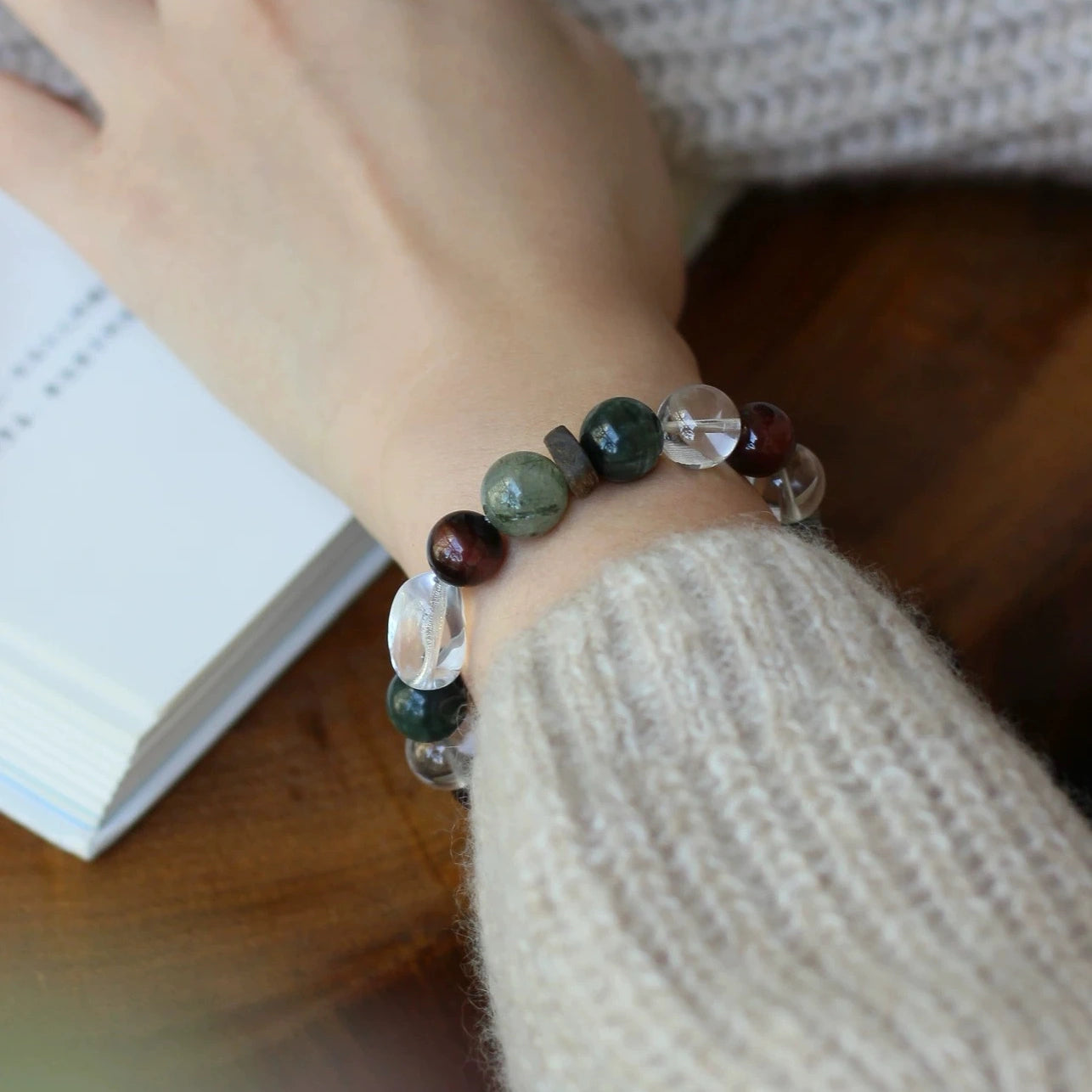 Everyday crystal bracelet with green aventurine, tiger eye and agarwood for a balanced, grounded look.