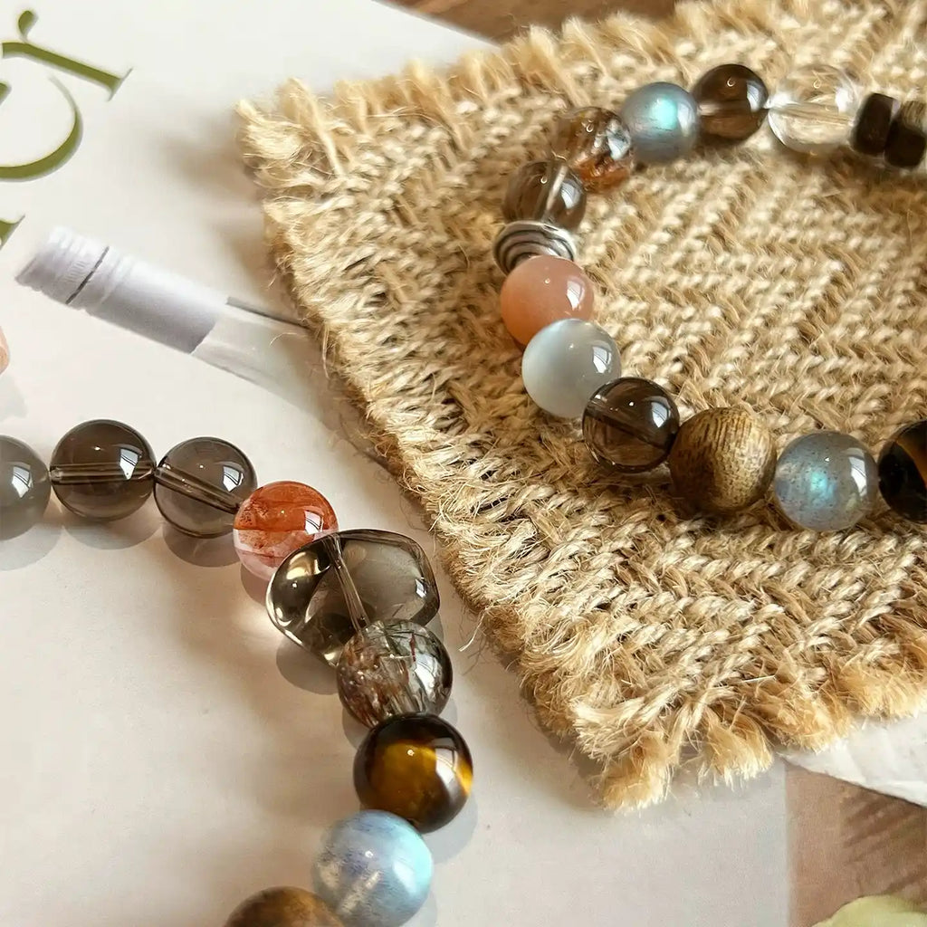 Unique crystal bracelet where different stones create contrast and visual rhythm.